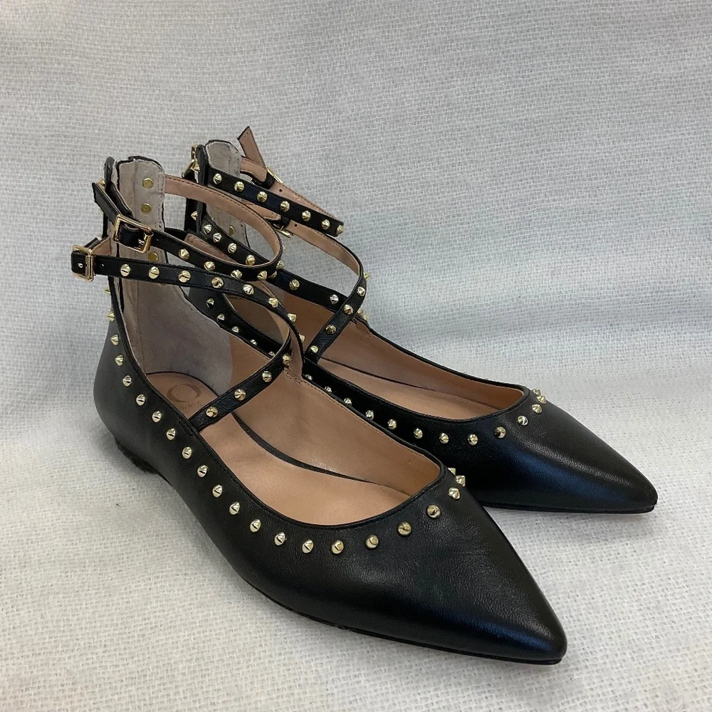 J Lo Jennifer Lopez Black Ayaba Closed Toe Shoes Gold Studded Details Sz 7.5 - Picture 1 of 11